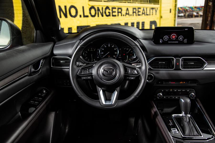 Торпедо Mazda CX-5 Signature 2018 года  (NA) (фото 19 из 40)